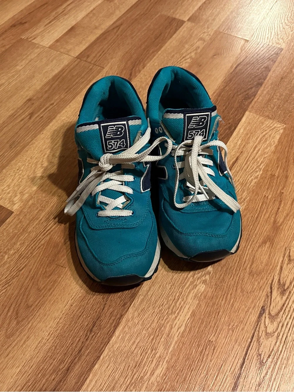 New Balance 574 team women’s size 9